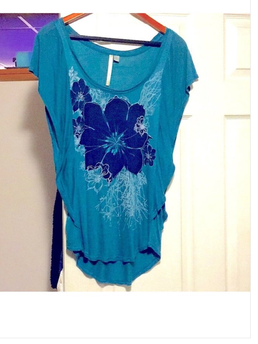Lauren Conrad Teal Blue & Navy Beaded Hibiscus Flower Tee Shirt Top
